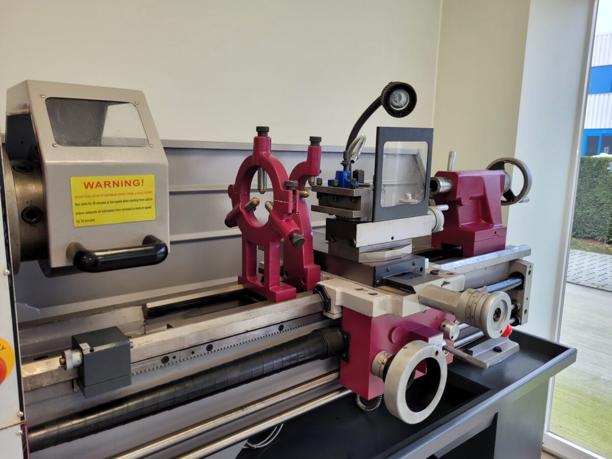 MAC-TOOL ONW-400 x 1000 Metaaldraaibank (380V) + DRO + snelwisselaar - Afbeelding 8