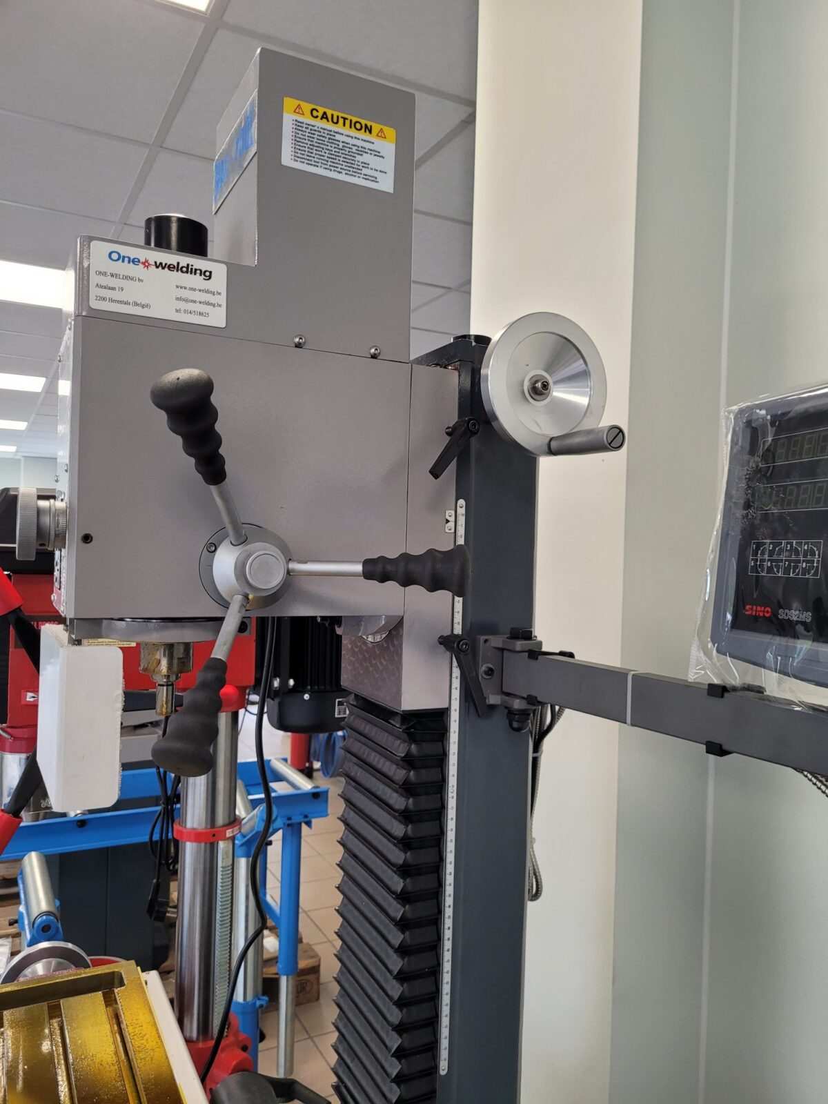 MAC-TOOL ONW-30VB boor- en freesmachine + DRO (220V) - Afbeelding 8