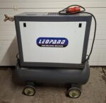 Schroefcompressor ONW-065G op horizontaal vat 200L (650L/min 8 bar)  380V (2de kansje)