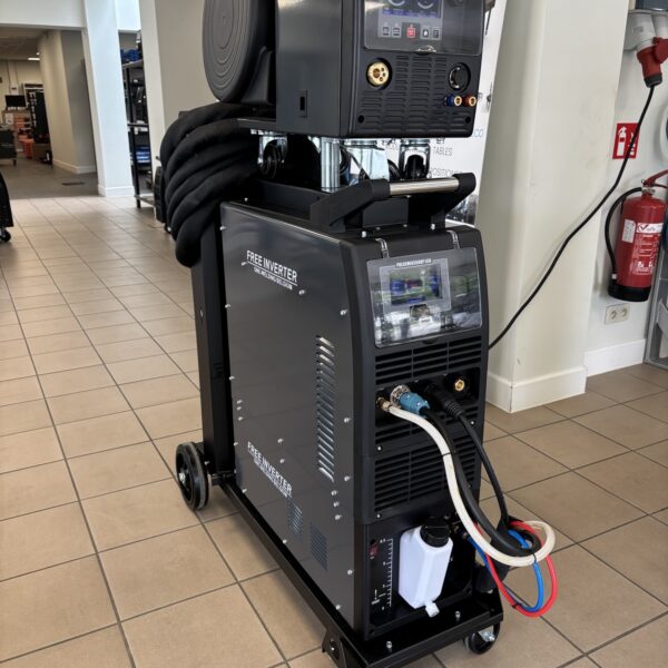 FREE profi inverter PULSE MIG 350DP LCD met waterkoeling (10m tussenpakket) 400V
