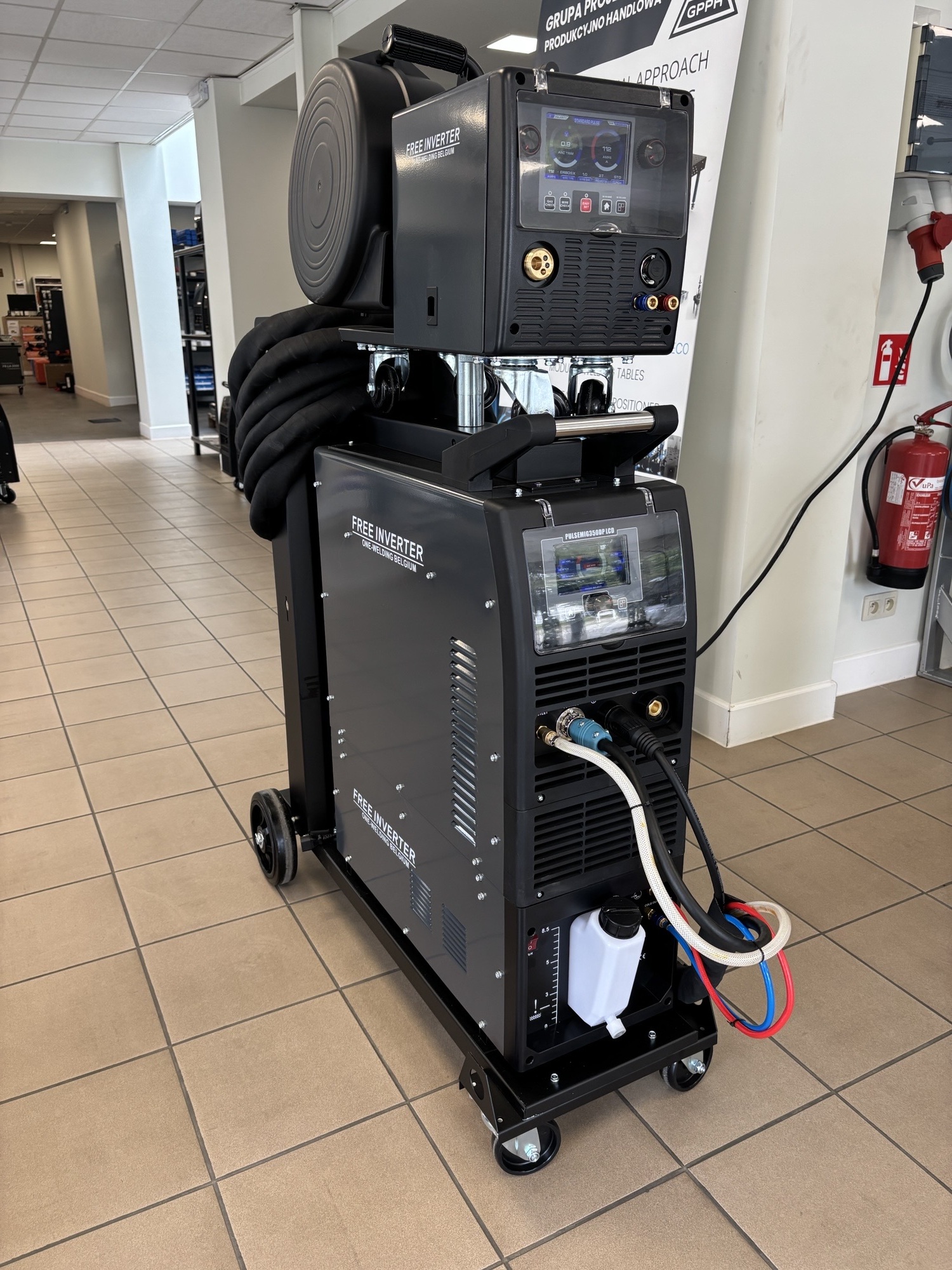 3 FREE profi inverter PULSE MIG 350DP LCD met waterkoeling (10m tussenpakket) 400V - Afbeelding 1